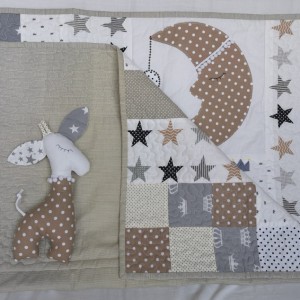 Komplekt "Pled oraz zabawka przytulaczka żyrafa"