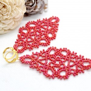 eleganckie koronkowe kolczyki z matowych koralików