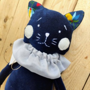 Kot welurowy, przytulanka dla dzieci