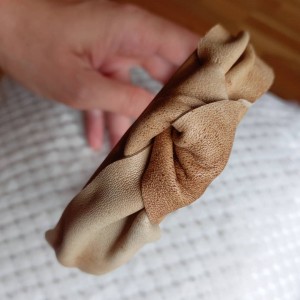 Skórzana opaska na włosy