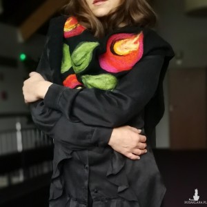 czarna chusta handmade wełniana handmade