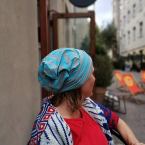 Czapka w paski dzianinowa smerfetka