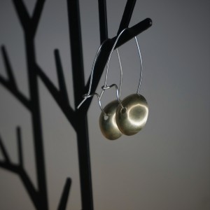 Kolorowe kolczyki z nowego srebra i emalii.