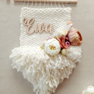 Makatka z imieniem i kwiatami