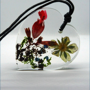 Wisiorek z żywicy - Las w żywicy - serce