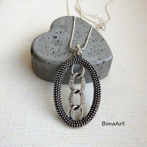 Długi naszyjnik z zawieszką w stylu vintage