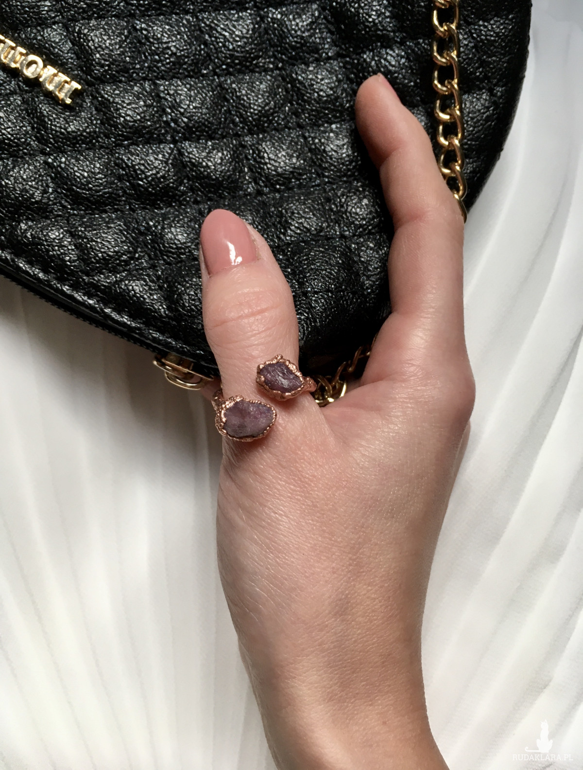 miedziany pierścionek z różowym turmalinem
