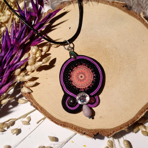 Mały wisiorek sutasz