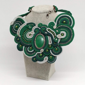 Zielono srebrny naszyjnik sutasz z malachitem