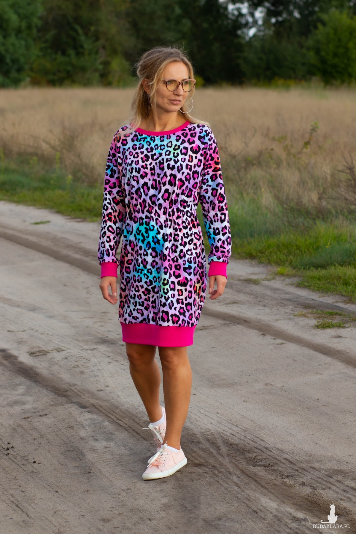 Sukienka bardzo kobieca "Kolorowa pantera"