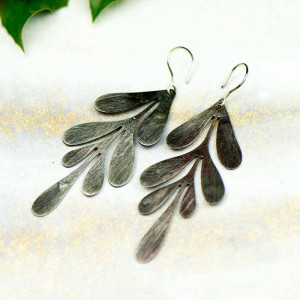 Kolczyki listki w kolorze srebra c682