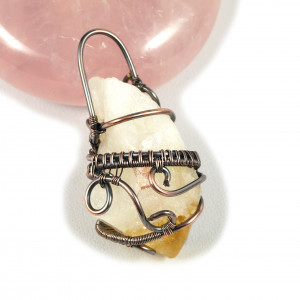 Cytryn Miedziany wisior z surową bryłką cytrynu prezent dla niej, prezent dla żony, prezent dla mamy, ręcznie robiona biżuteria wire wrapped