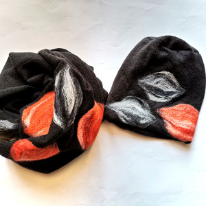 komplet wełniany czarny wełna merynosy kwiaty