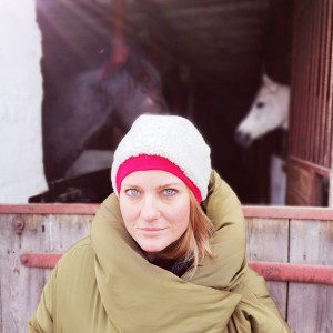 czapka futrzana zimowa ciepła baranek ecru