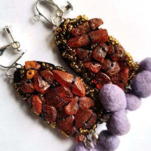 Klipsy owalne wyszywane bursztynem