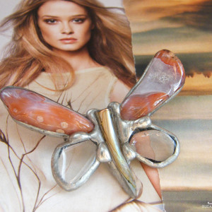 Broszka motyl agaty i kryształ górski