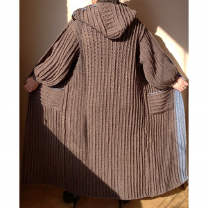 brązowy KARDIGAN, SWETER, PŁASZCZ z jeansem