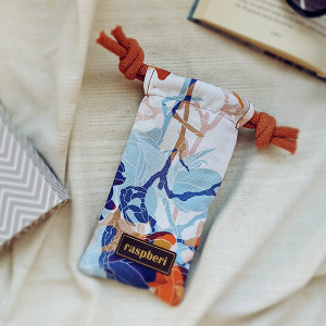 Etui na okulary w kwiaty