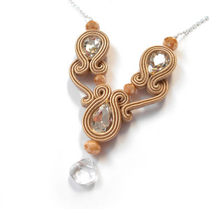 NASZYJNIK SUTASZ beż ecru