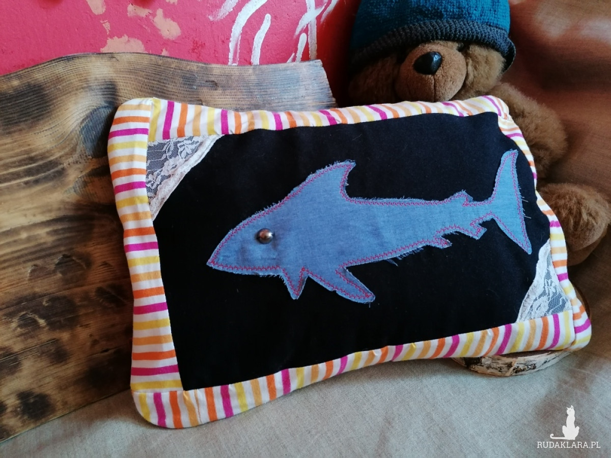 Poszewka z rekinem