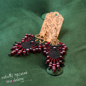 Makramowe krwiste motylki