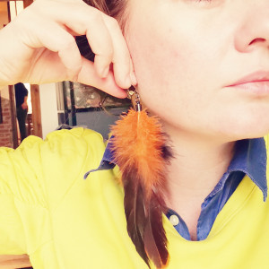 Klipsy pióra pomarańczowo zielone