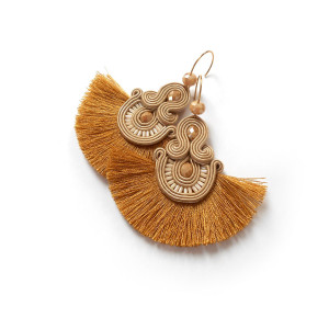 KOLCZYKI SUTASZ beżowe BOHO z chwostem